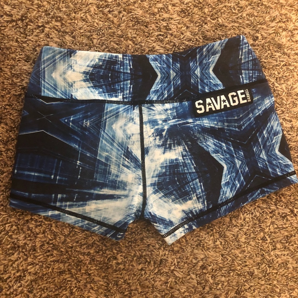 Savage booty shorts M